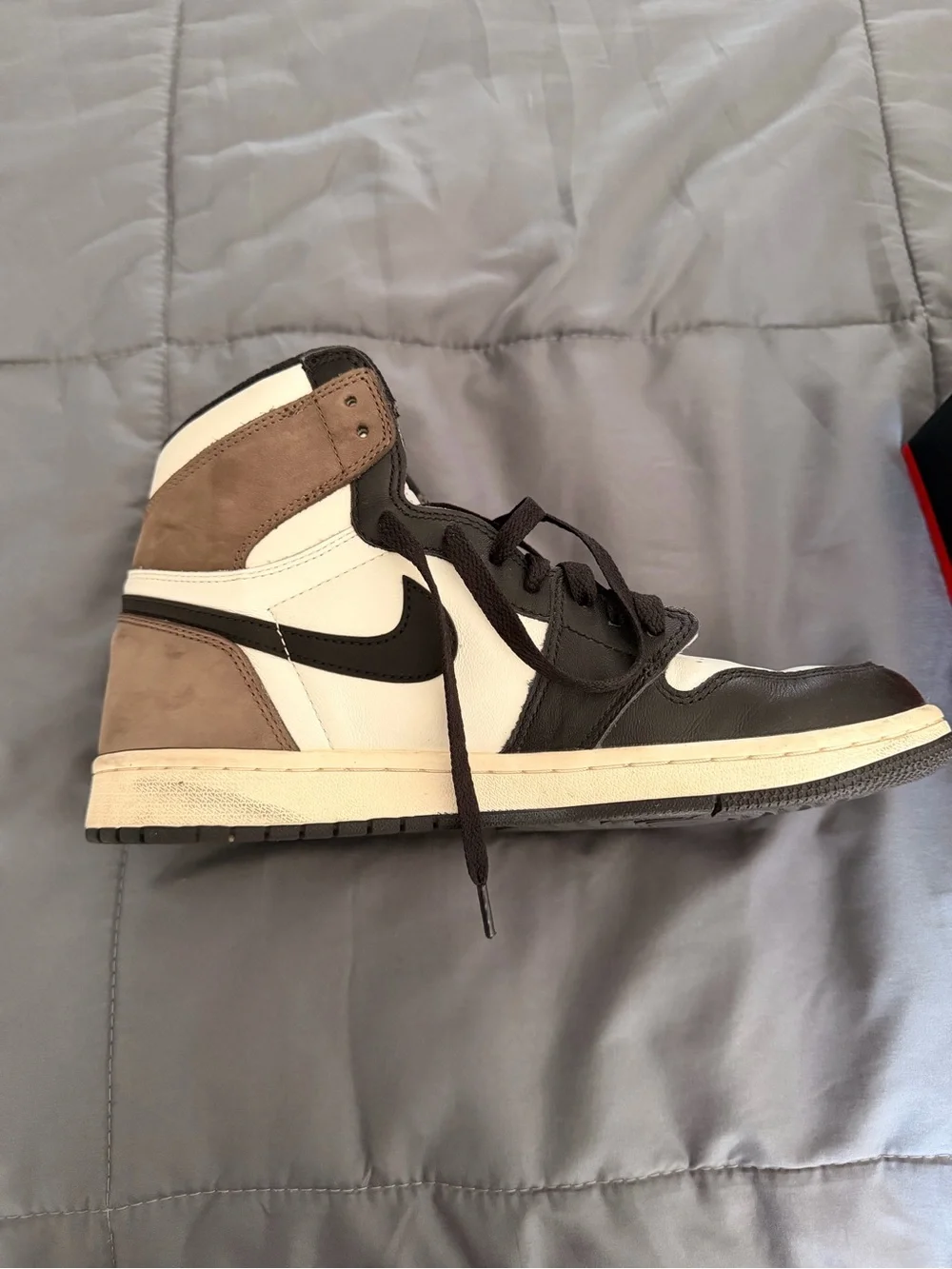 Nike Air Jordan 1 High - Black/White/Taupe